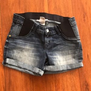 Maternity shorts